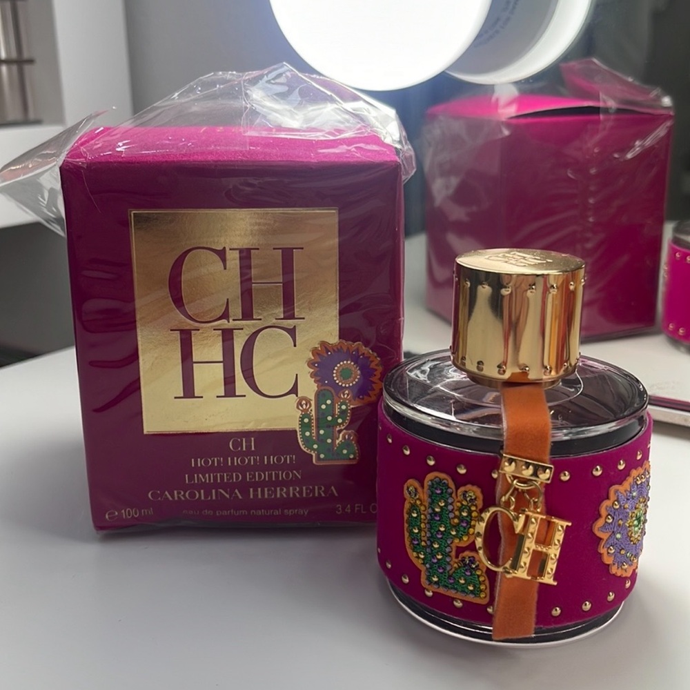 Carolina Herrera - Hot Hot Hot